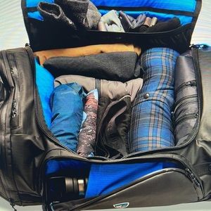 Kuhl-Eskape 50 Duffel-black- Only used one trip